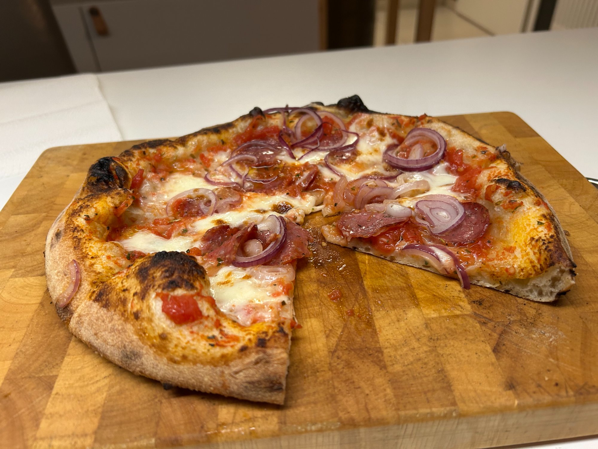 Frisch gemachte Pizza